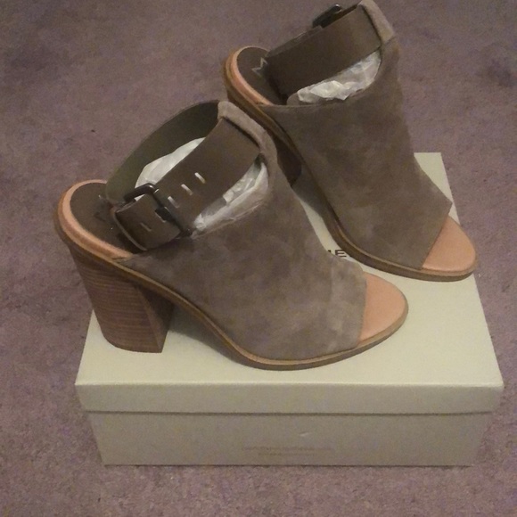 Marc Fisher LTD Sandals - Picture 2 of 7